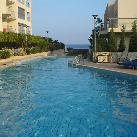 Luxury By The Sea Apartment *